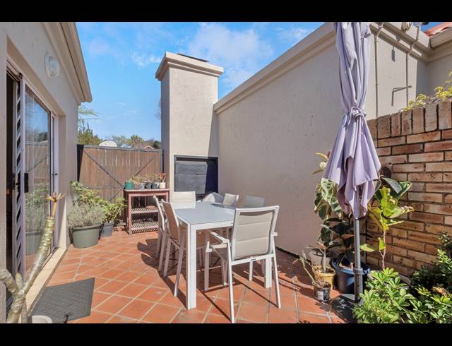 3 BEDROOM TOWNHOUSE FOR SALE IN LINDEN